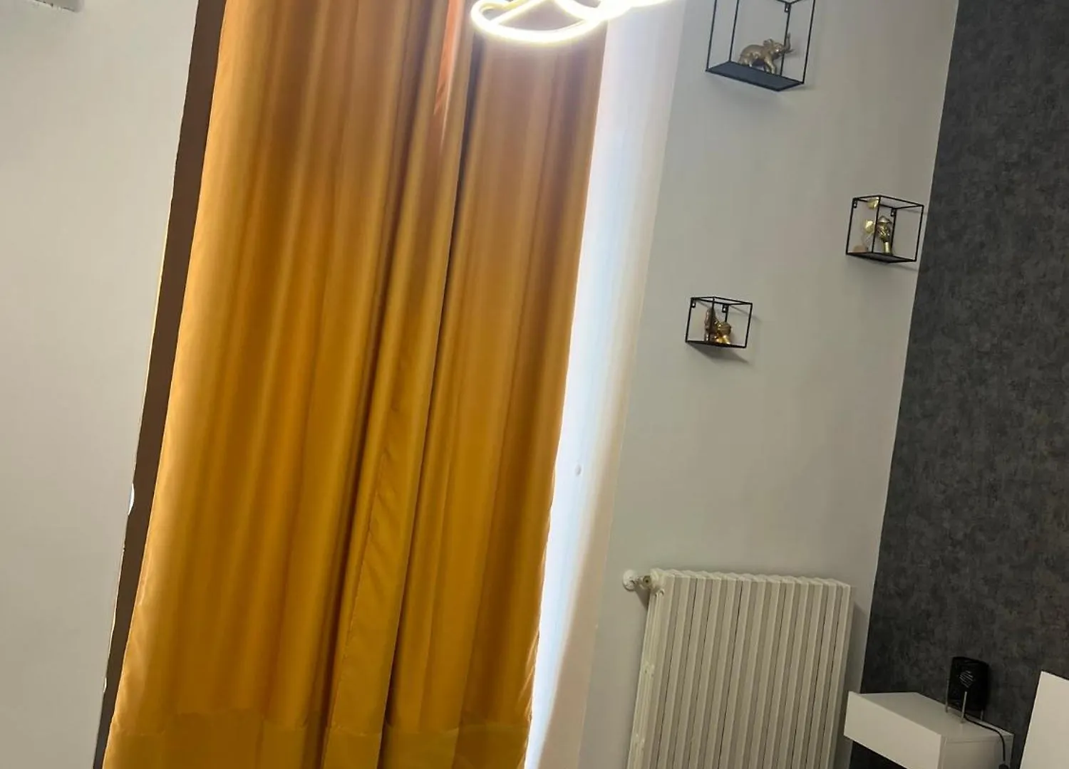Apartment Appartamento La Cassaforte Napoli Centro - Duomo Italy